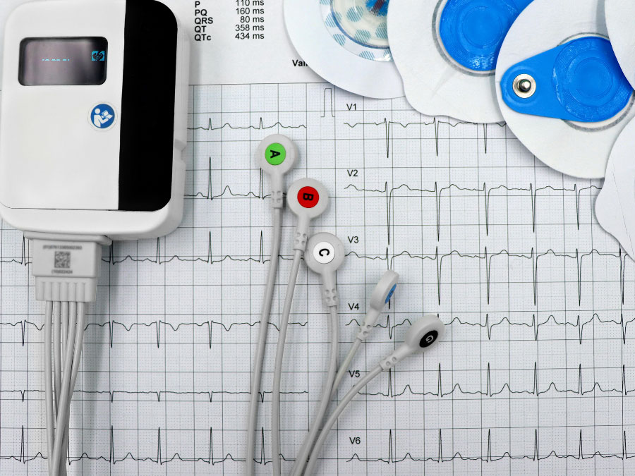 Visita cardiologica di prevenzione con monitoraggio ECG in corso.